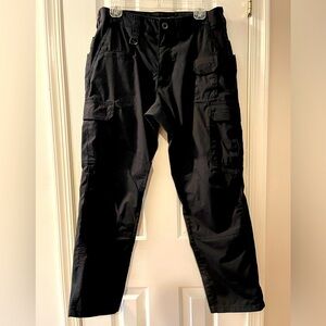 Men’s 5.11 Black Utility Pants Size 32 x 30 Great Condition Polyester & Cotton